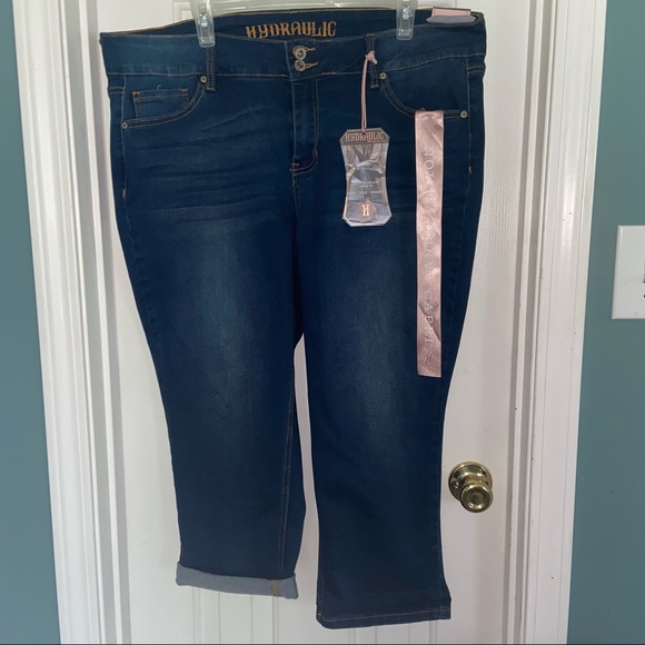 Hydraulic Jeans Hydraulic Nolita Mid Rise Curvy Capri Size 2 Poshmark